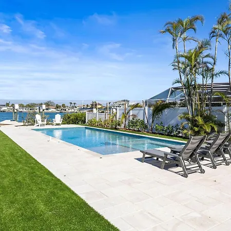 Waterfront Paradise Palms