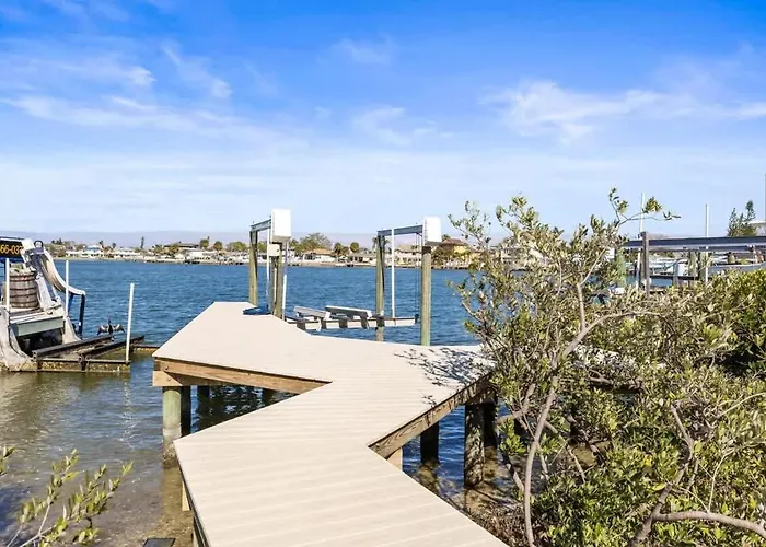Waterfront Paradise Palms 