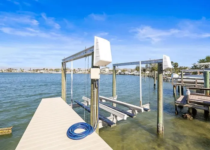 Waterfront Paradise Palms  Holiday home *